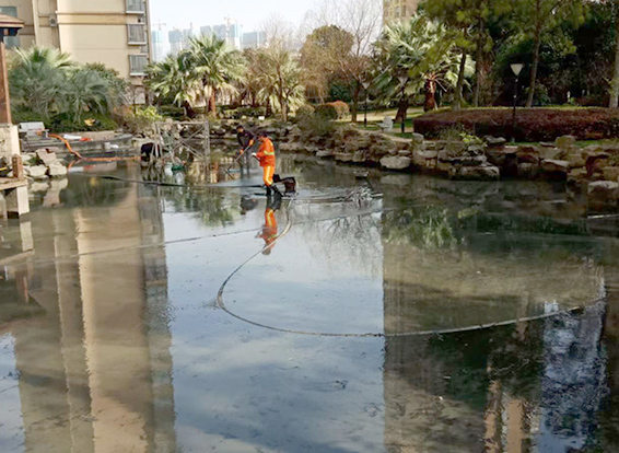 屏边景观池淤泥清理