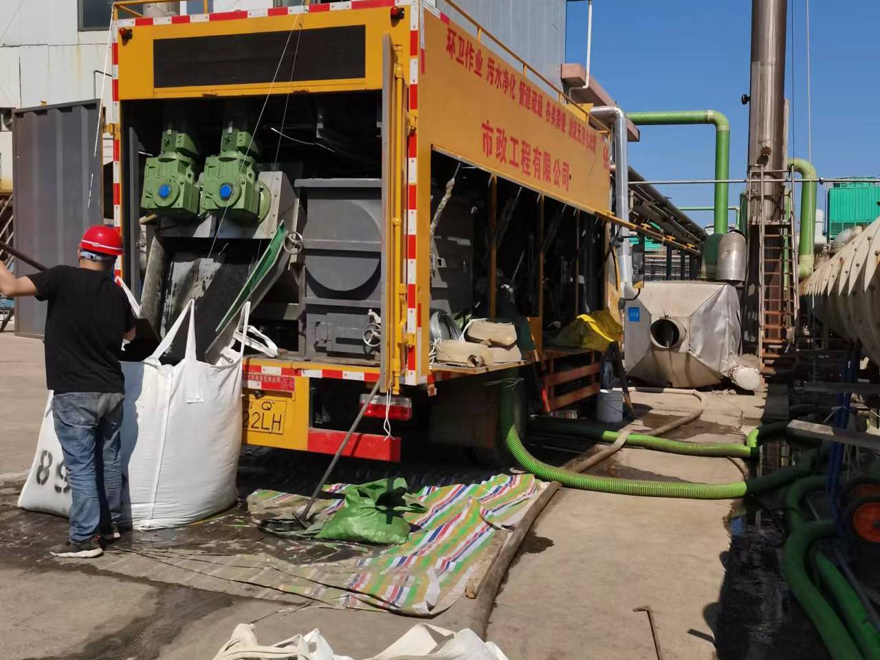 屏边淤泥压干处理